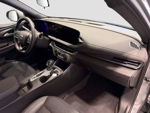 Used 2024 Buick Envista Preferred w/ Convenience I Package FWD image 25