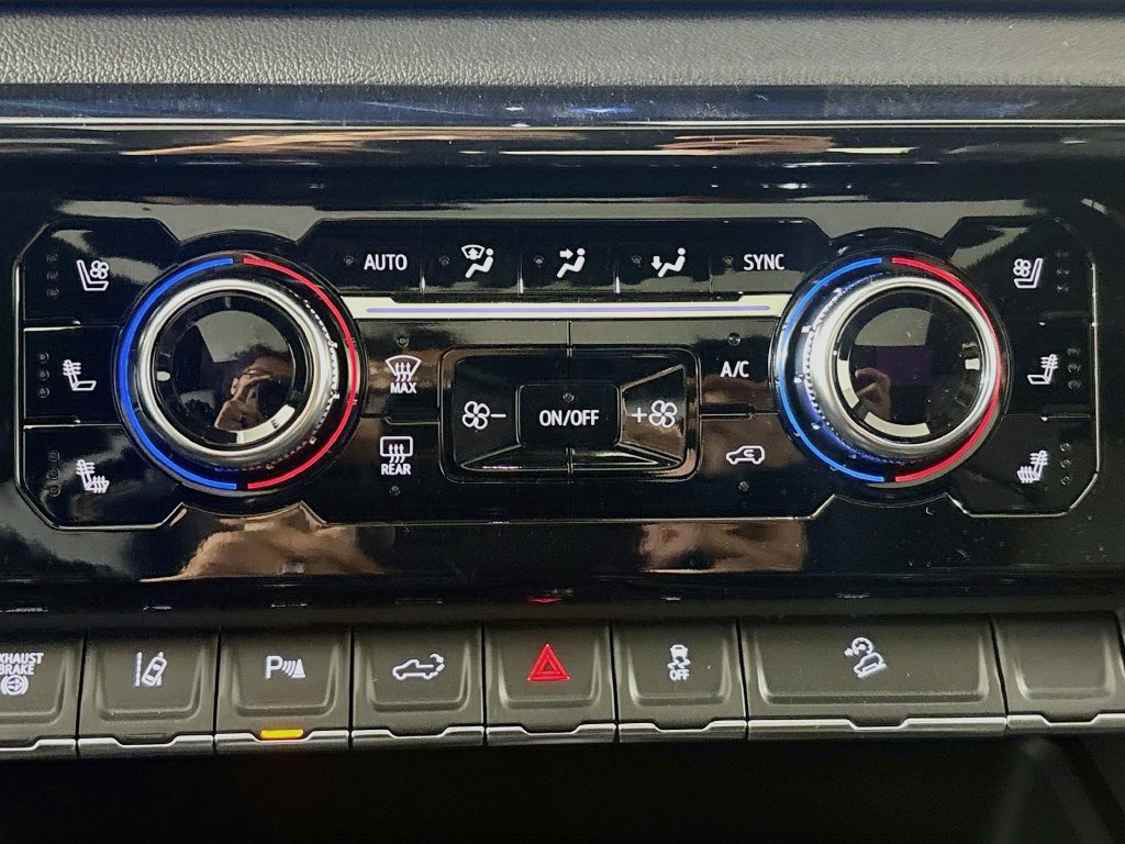 New 2026 GMC Sierra 3500 AT4 AWD/4WD image 16