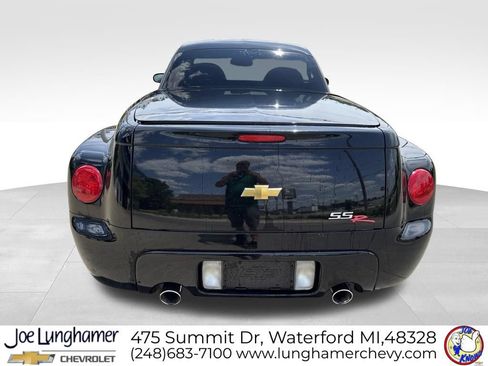 Used 2004 Chevrolet SSR RWD image 4