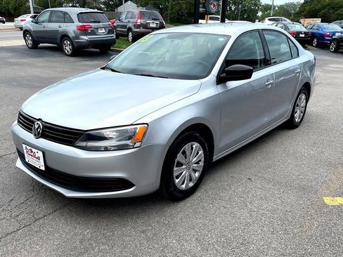 Used 2013 Volkswagen Jetta S FWD image 2