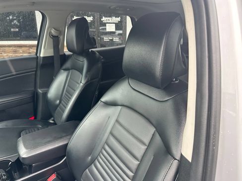 Used 2023 Kia Sportage SX FWD image 3