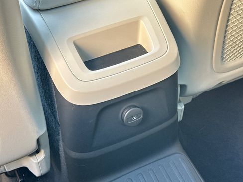 Certified 2025 Volvo XC60 T8 Plus w/ Protection Package Premier image 13