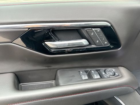 Used 2025 Chevrolet Suburban RST w/ Sun And Tow Package image 15