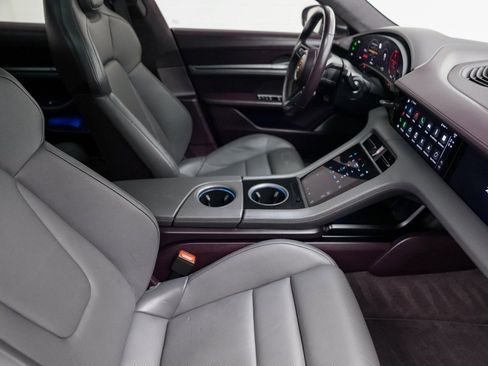 Used 2022 Porsche Taycan Turbo S image 17