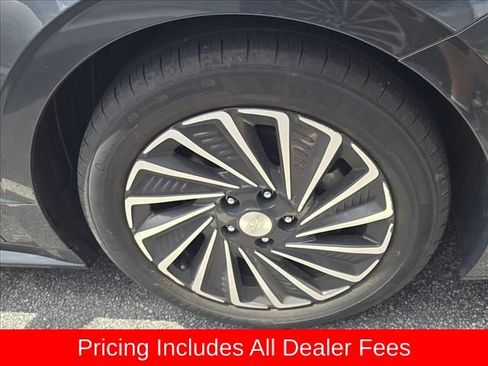Used 2023 Hyundai Sonata Limited w/ Cargo Package FWD image 4
