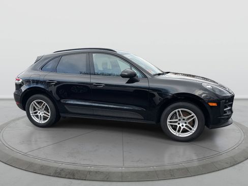 Used 2021 Porsche Macan w/ Driver Memory Package image 3