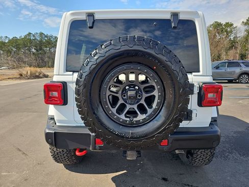 Used 2021 Jeep Wrangler Unlimited Rubicon w/ Xtreme Recon 35" Tire Package image 15
