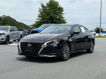 Used 2024 Nissan Altima 2.5 SV