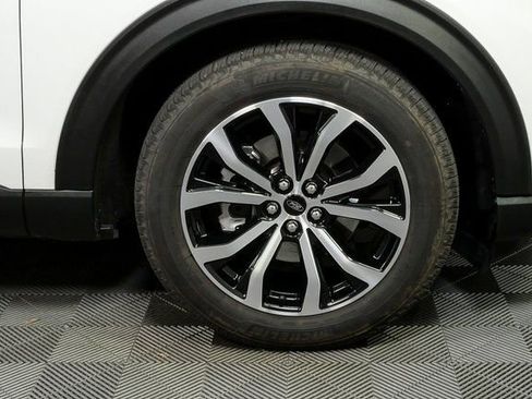 Used 2025 Ford Explorer ST-Line w/ Premium Package image 5