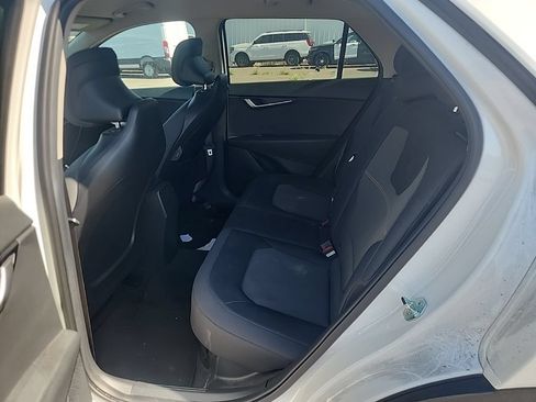 Certified 2025 Kia Niro LX FWD image 20