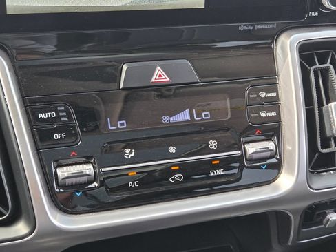 Used 2023 Kia Sorento EX w/ Panoramic Sunroof Package FWD image 26