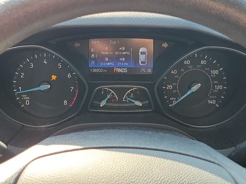 Used 2018 Ford Focus SE w/ SE Appearance Package FWD image 25