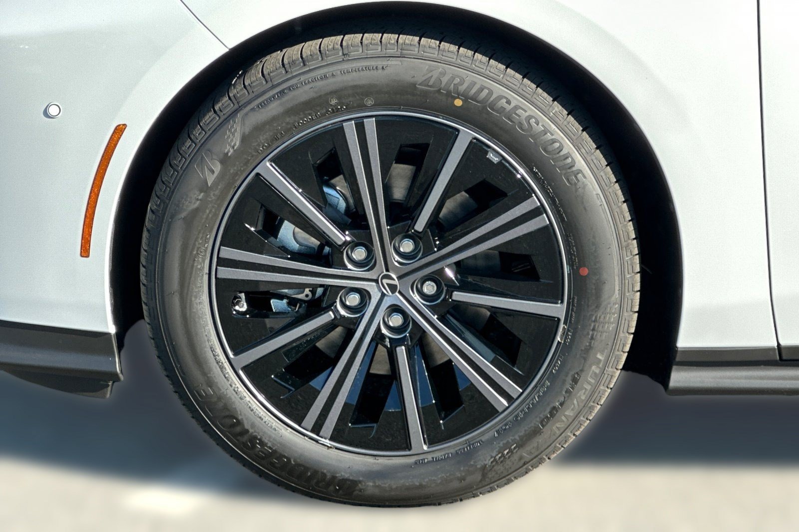 New 2026 Lexus ES 350h w/ Cold Area Package FWD image 12