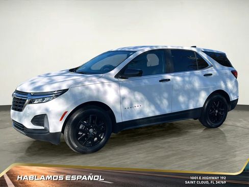 Used 2023 Chevrolet Equinox LT image 2