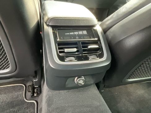 Used 2020 Volvo S60 T6 R-Design image 21