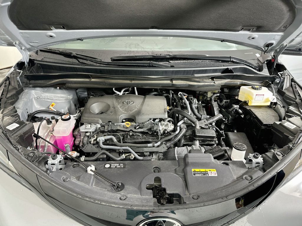 Used 2026 Toyota Sienna XSE FWD image 30