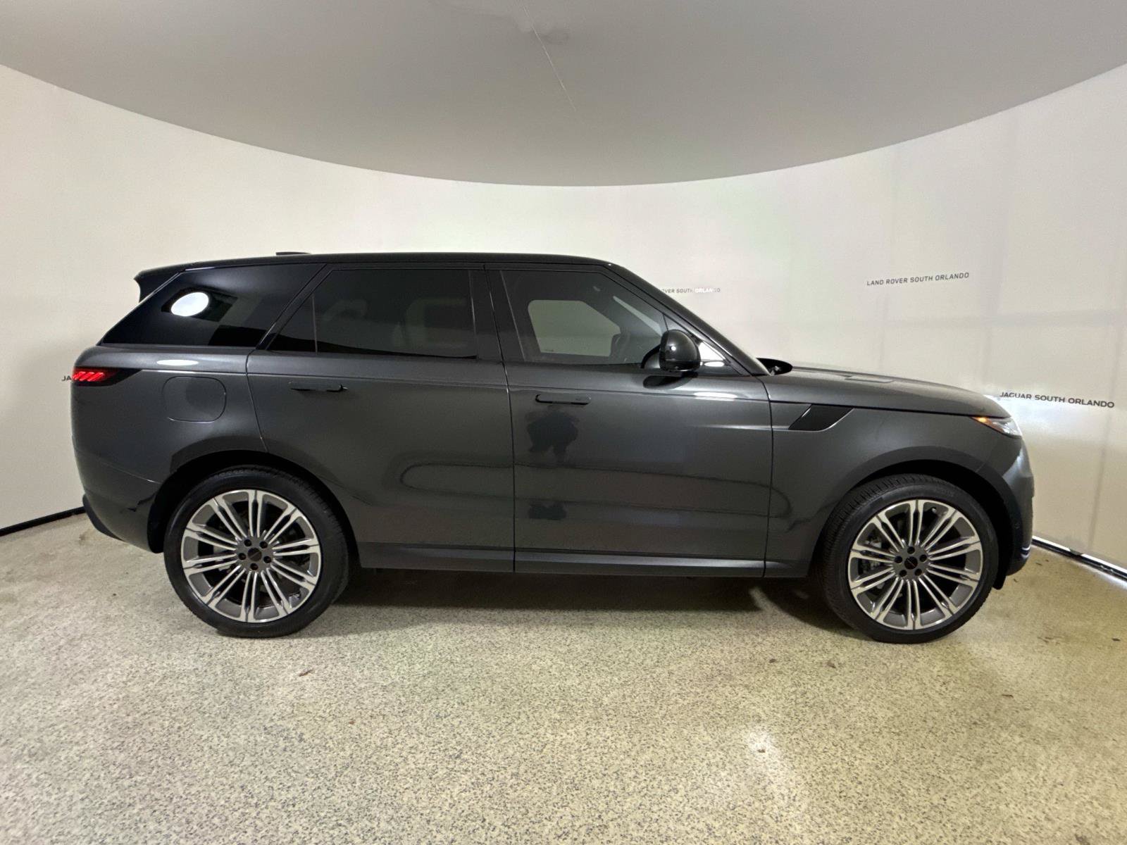 New 2026 Land Rover Range Rover Sport SE AWD/4WD image 6