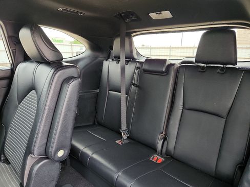 Used 2023 Toyota Highlander XSE FWD image 10