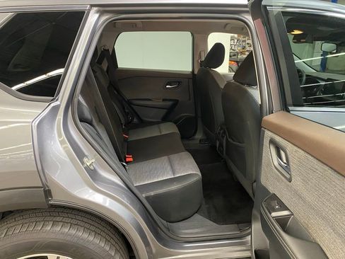 Used 2023 Nissan Rogue SV FWD image 11