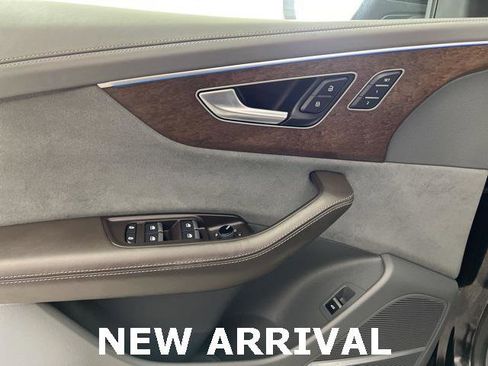 Used 2024 Audi Q8 Prestige image 8