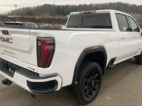 Used 2024 GMC Sierra 2500 AT4 w/ AT4 Preferred Package image 3