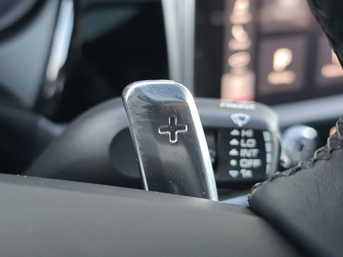 Certified 2025 Porsche Macan image 24