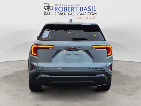 Used 2025 GMC Terrain Elevation image 4