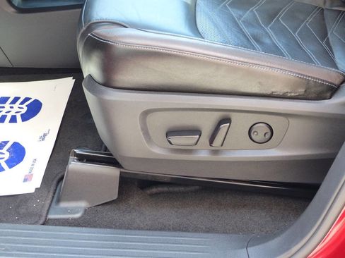 Used 2022 Nissan Pathfinder Platinum w/ Cargo Package image 28