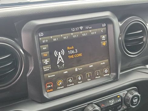 Used 2020 Jeep Gladiator Mojave AWD/4WD image 17