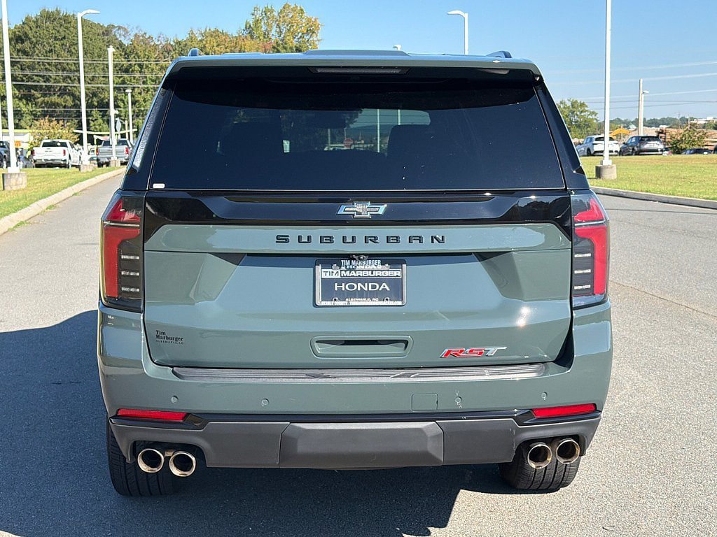 Used 2026 Chevrolet Suburban RST AWD/4WD image 5
