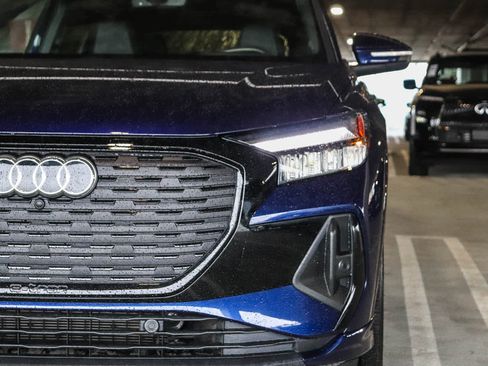 Used 2023 Audi Q4 e-tron Premium Plus image 4