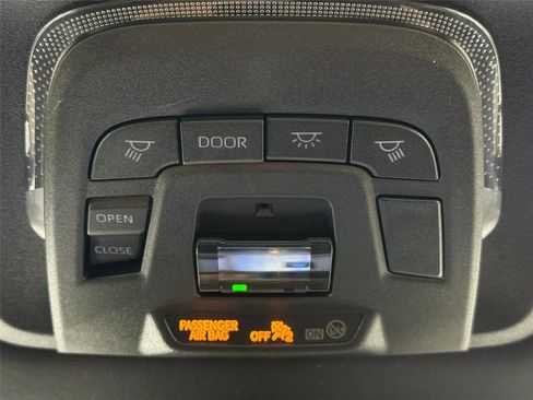 Certified 2023 Toyota Crown Limited image 21