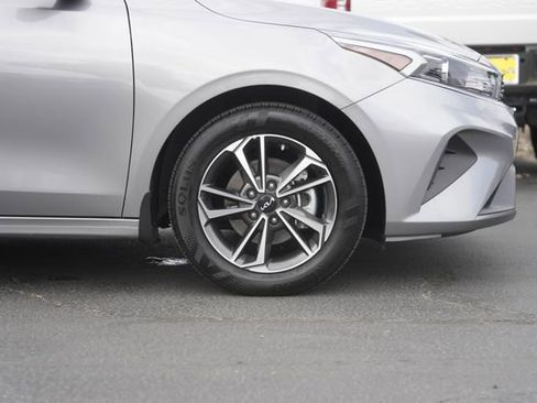 Used 2024 Kia Forte LXS w/ LXS Technology Package FWD image 4