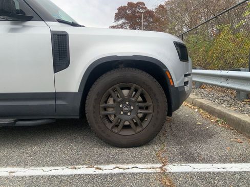 Certified 2021 Land Rover Defender 110 SE image 9