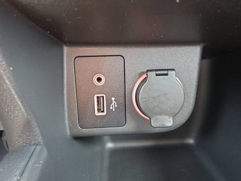 Used 2025 Nissan Kicks Play S FWD image 6