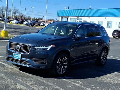 Used 2020 Volvo XC90 T6 Momentum w/ Protection Package Premier image 4