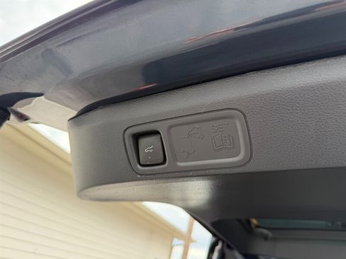 Used 2024 Ford Expedition XLT RWD image 30