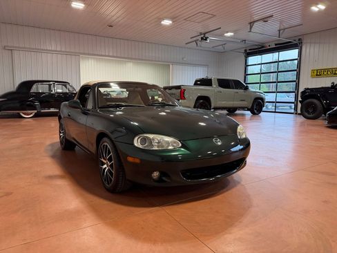 Used 2001 MAZDA MX-5 Miata RWD image 8