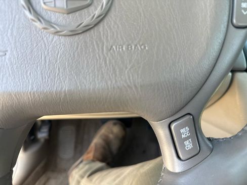Used 2004 Cadillac De Ville w/ Equipment Group FWD image 21