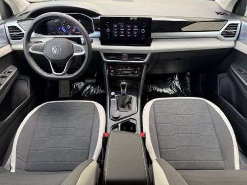 New 2025 Volkswagen Taos SE image 16