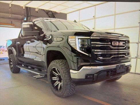 Used 2022 GMC Sierra 1500 SLT image 1