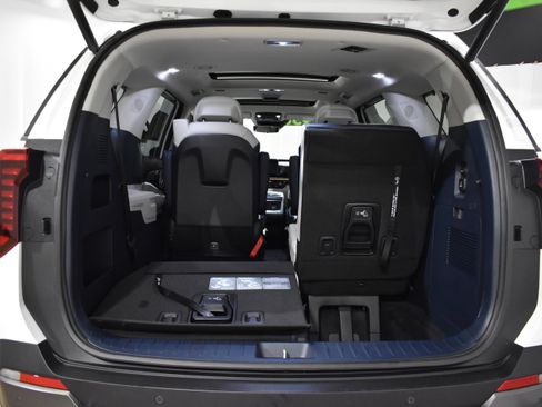 Used 2025 Kia Carnival SX Prestige image 37