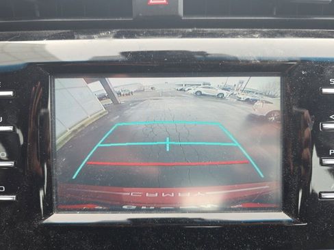 Used 2018 Toyota Camry LE image 21