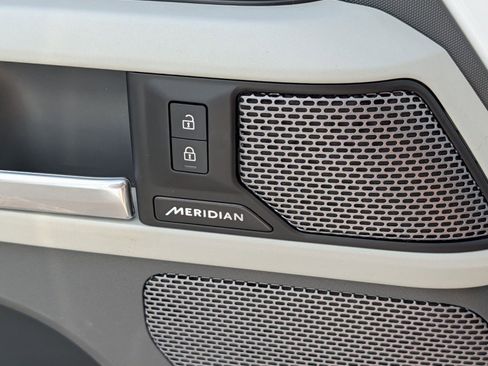 Used 2024 Land Rover Defender 110 S AWD/4WD image 9
