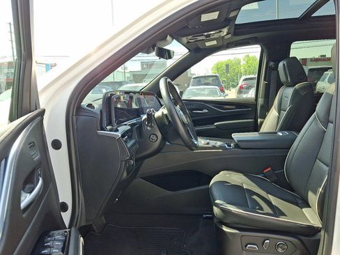 Used 2023 Cadillac Escalade Sport w/ LPO, ONYX Package AWD/4WD image 16
