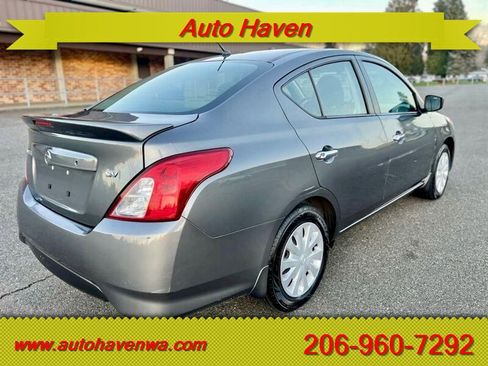 Used 2019 Nissan Versa SV image 5