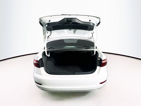 Used 2021 Volkswagen Jetta FWD image 28
