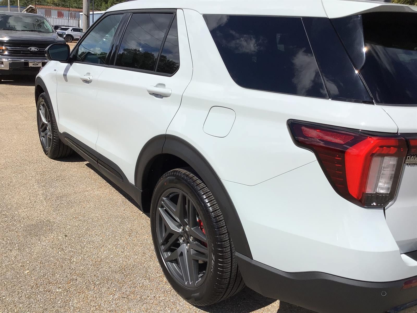 New 2027 Ford Explorer ST-Line w/ Premium Package AWD/4WD image 14