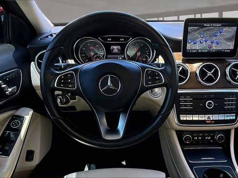 Used 2018 Mercedes-Benz GLA 250 4MATIC image 5