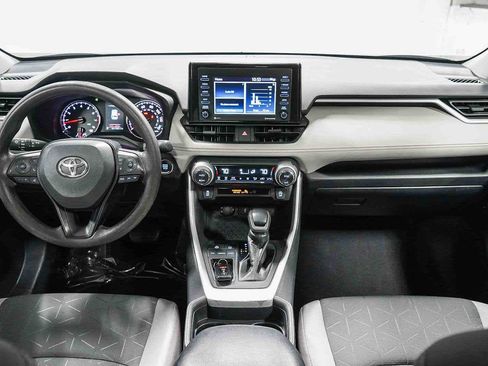 Used 2021 Toyota RAV4 XLE image 14